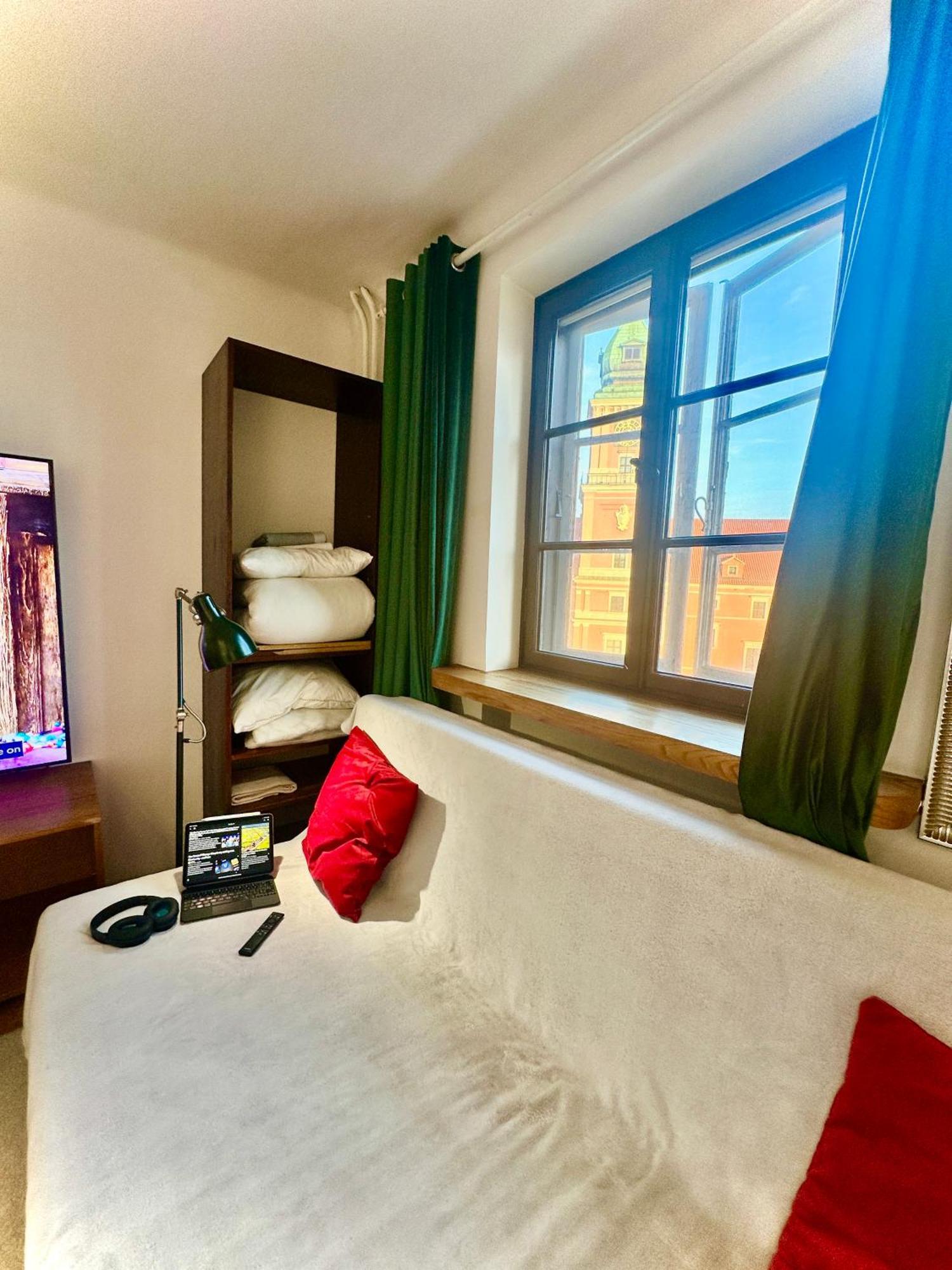 Old Town Best View Wifi 300 Mb/S Huge Screen Netflix Appletv Amazontv Varşova Dış mekan fotoğraf