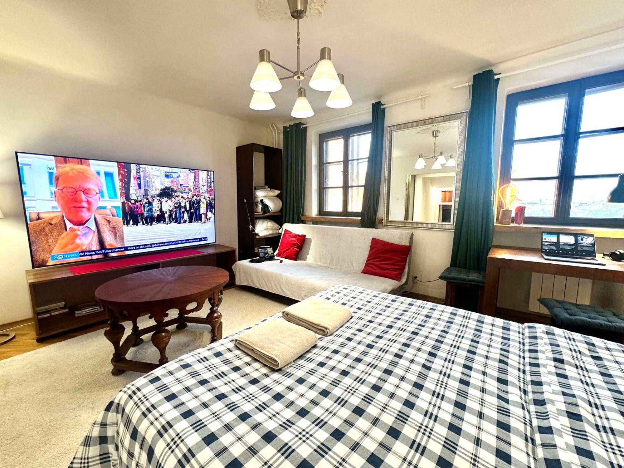 Old Town Best View Wifi 300 Mb/S Huge Screen Netflix Appletv Amazontv Varşova Dış mekan fotoğraf
